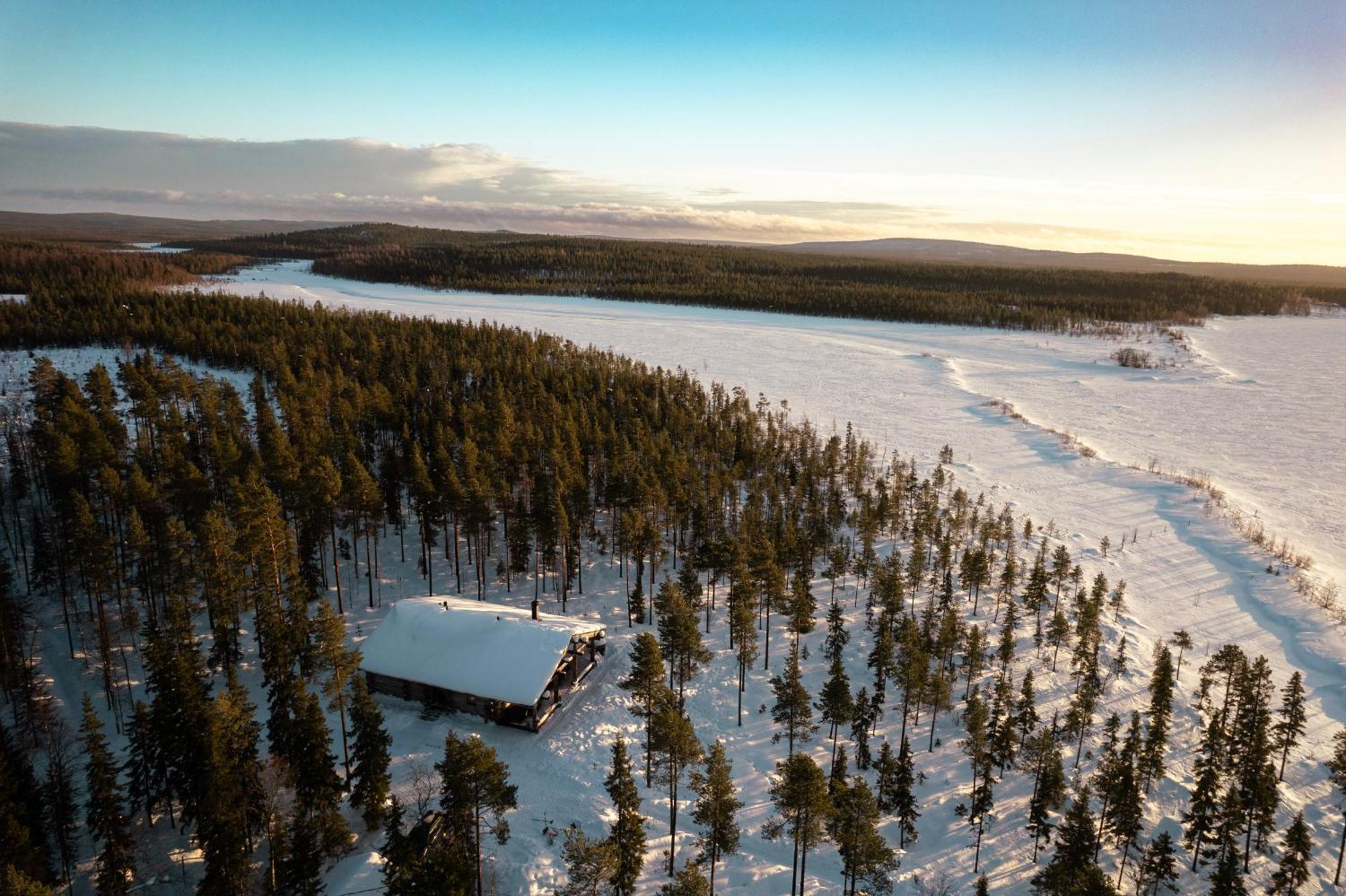 فندق Napapiirin Jaervilomat Luukonniemi المظهر الخارجي الصورة
